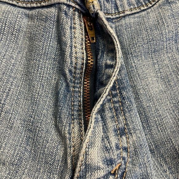 LEVI STRAUSS, Women’s Jeans, blue, Size 16 Medium, inseam:30” - Picture 5 of 12